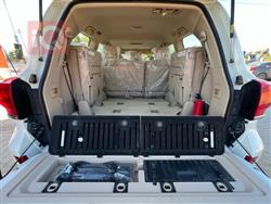 تۆیۆتا لاند کروزەر